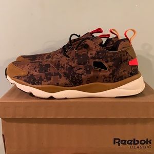 Reebok Furylite SOC Mens Shoes Size 9